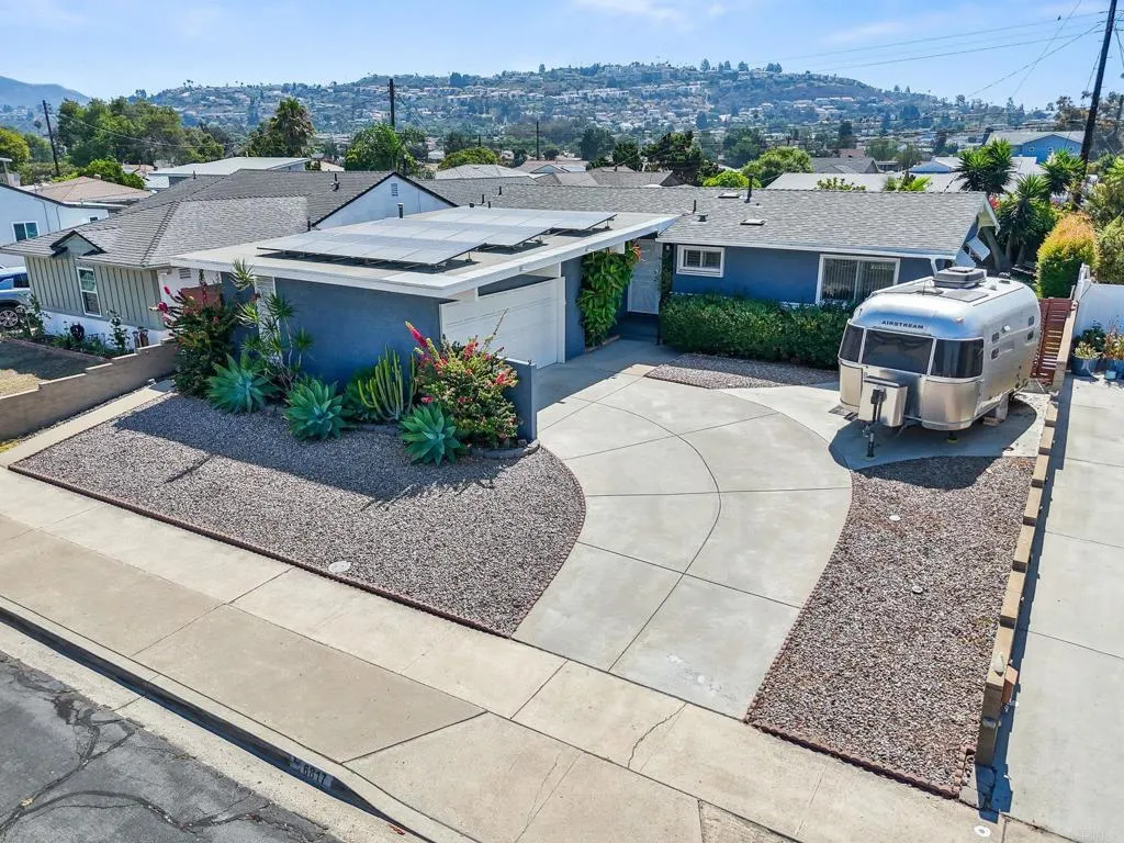 https://cdn.realtyfeed.com/cdn/127/306529745/d851c3ea6eab2e6302e15f6858288ddb.webp