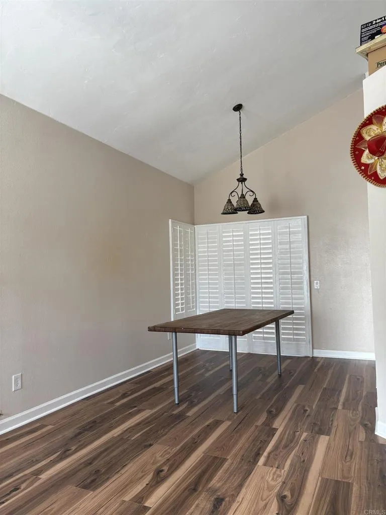 https://cdn.realtyfeed.com/cdn/127/306529755/27852df6c8b9a28ff467ab3612a3ba14.webp