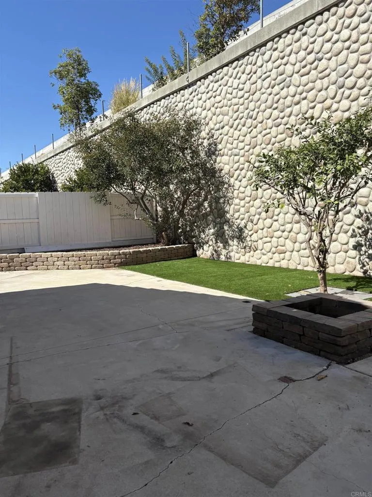 https://cdn.realtyfeed.com/cdn/127/306529755/95765ea6383b57501cc23689fdcd7316.webp