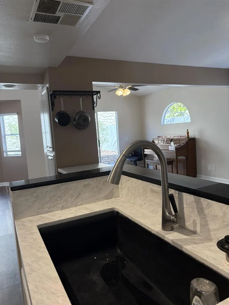 https://cdn.realtyfeed.com/cdn/127/306529755/c444bcc354443f3e176d26b1581f4a1e.webp