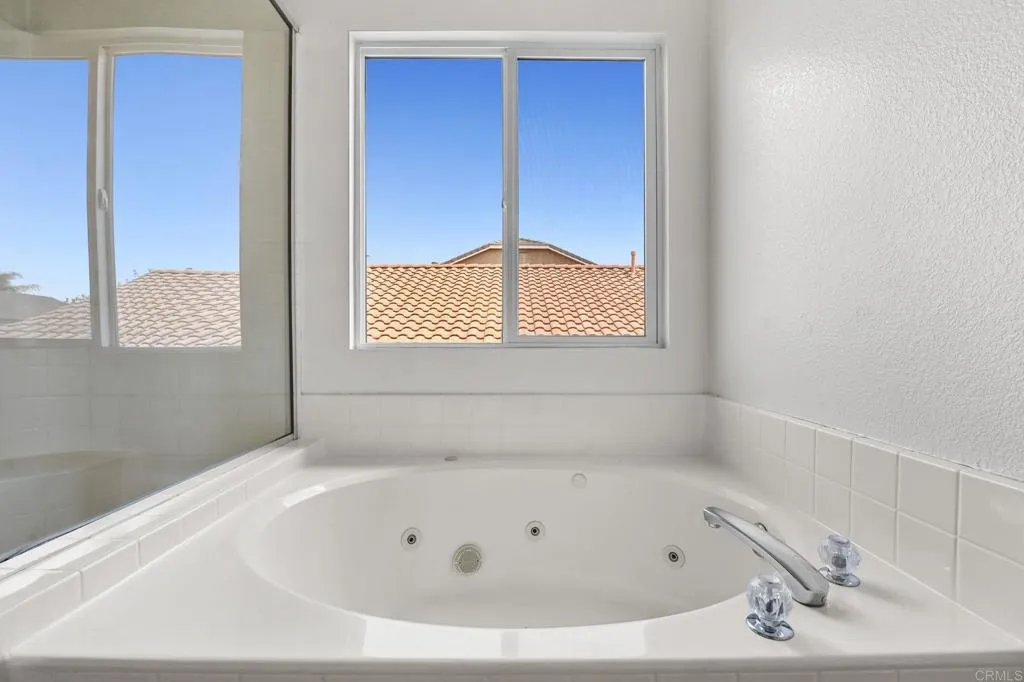 https://cdn.realtyfeed.com/cdn/127/306529798/0050e9064c7802717dca4d02c60274f4.webp