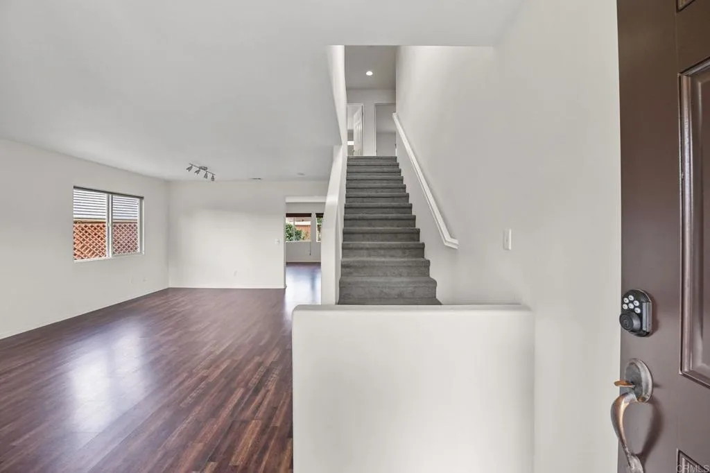 https://cdn.realtyfeed.com/cdn/127/306529798/0f79b2e99ff851543ec810044e738ebf.webp