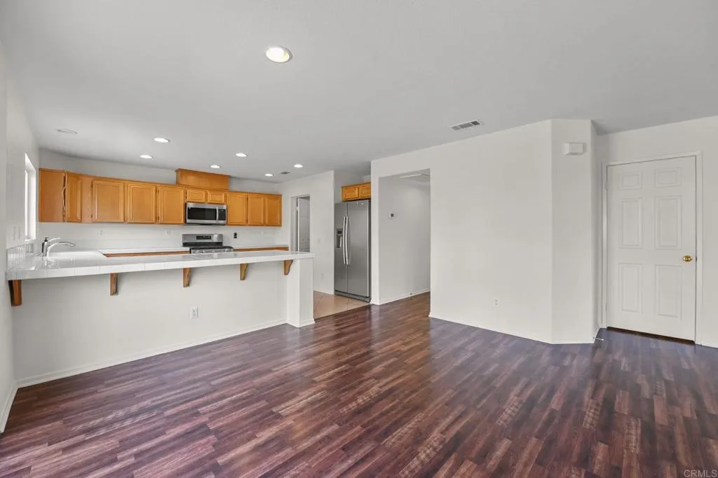 https://cdn.realtyfeed.com/cdn/127/306529798/29fcc305e394679b6b534f754d78a7f3.webp
