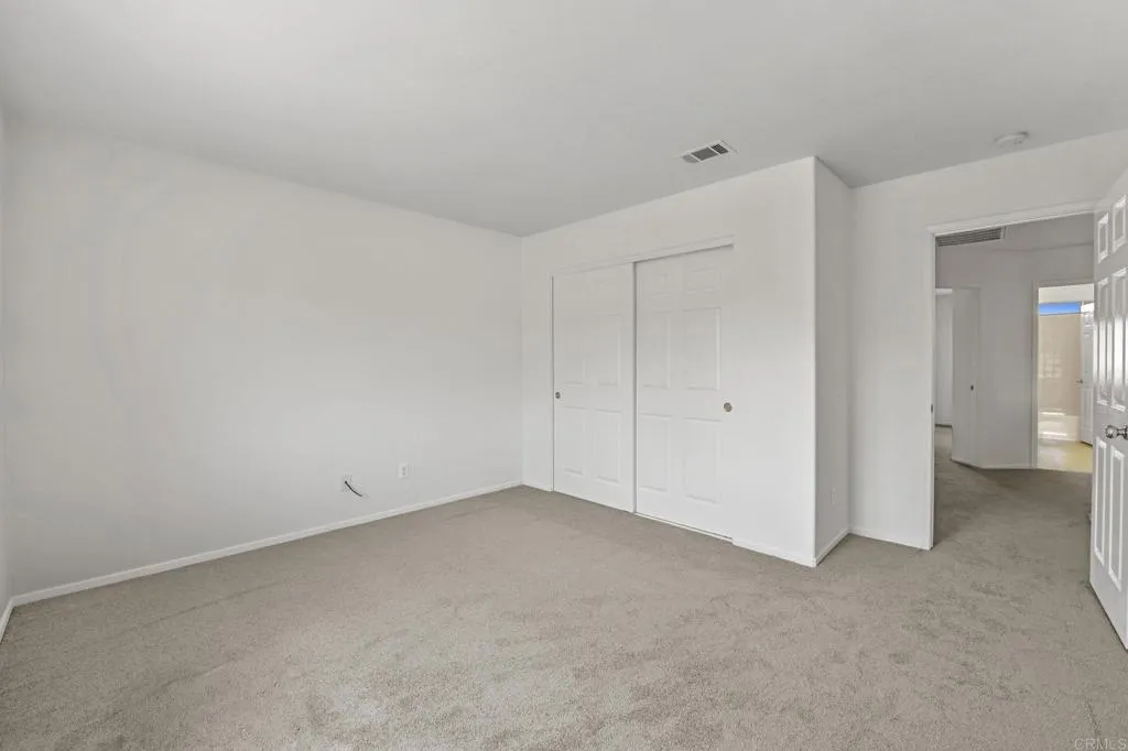 https://cdn.realtyfeed.com/cdn/127/306529798/2e50bdc925d6e5c34d168d917ceaff44.webp
