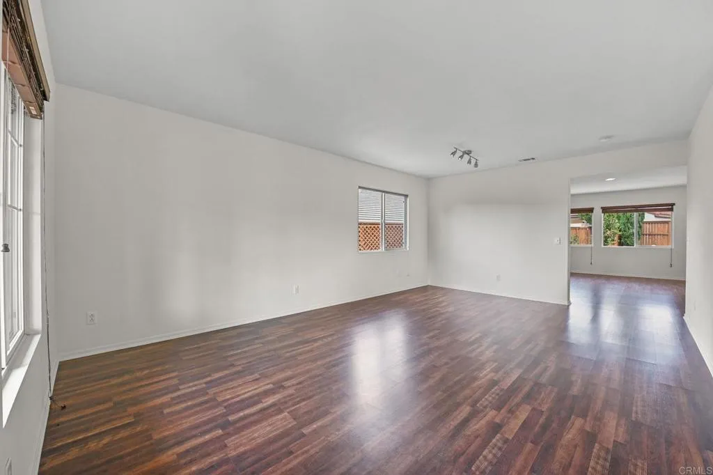 https://cdn.realtyfeed.com/cdn/127/306529798/abd0b7cceac638de9c2d3e9537596d38.webp