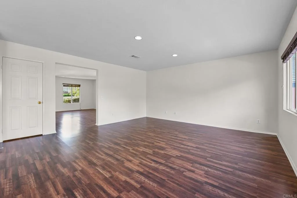 https://cdn.realtyfeed.com/cdn/127/306529798/cdfeced3f07117fa60747439e1d2a368.webp