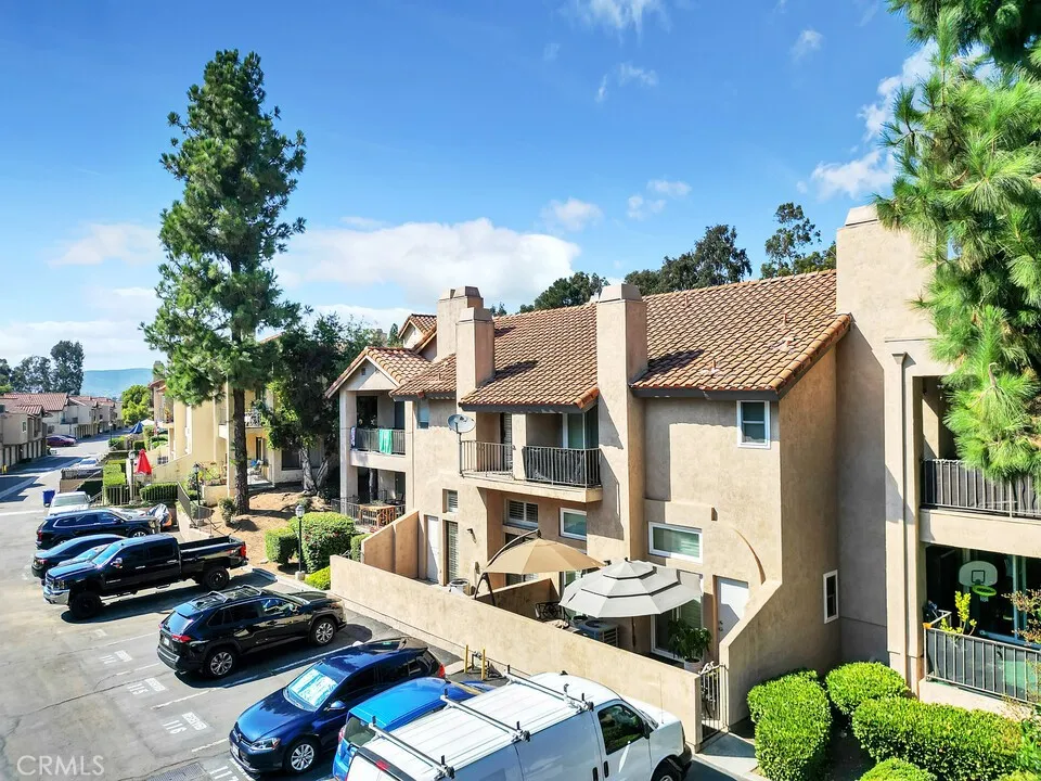 https://cdn.realtyfeed.com/cdn/127/306529817/127db553c260441bb842858173b7b0d3.webp