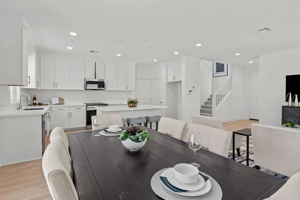 https://cdn.realtyfeed.com/cdn/127/306529852/e8089107ba44431a8d93dbd0169d7e21.webp