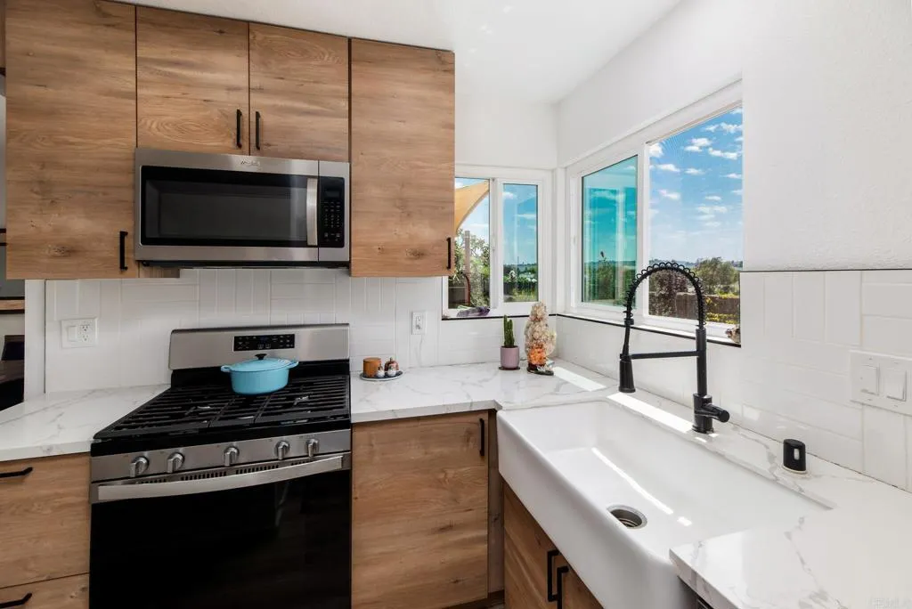 https://cdn.realtyfeed.com/cdn/127/306529878/3b3404f217fd5999467b0f6fad4a12db.webp