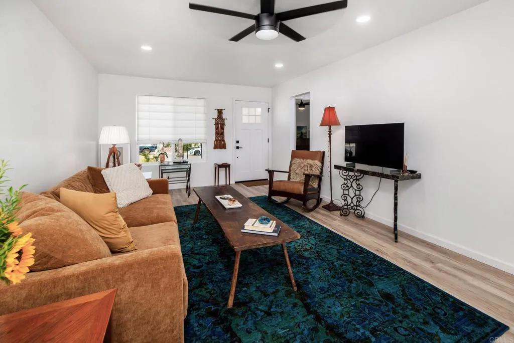 https://cdn.realtyfeed.com/cdn/127/306529878/e1f7c5fdc62573b8bdf0d0bde5e798c3.webp