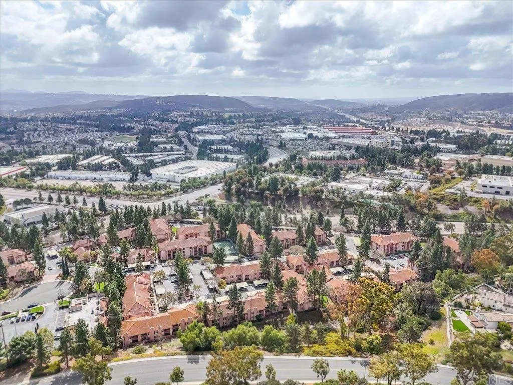 https://cdn.realtyfeed.com/cdn/127/306529941/904bc224ab21be84e27306a8d4e7dea7.webp
