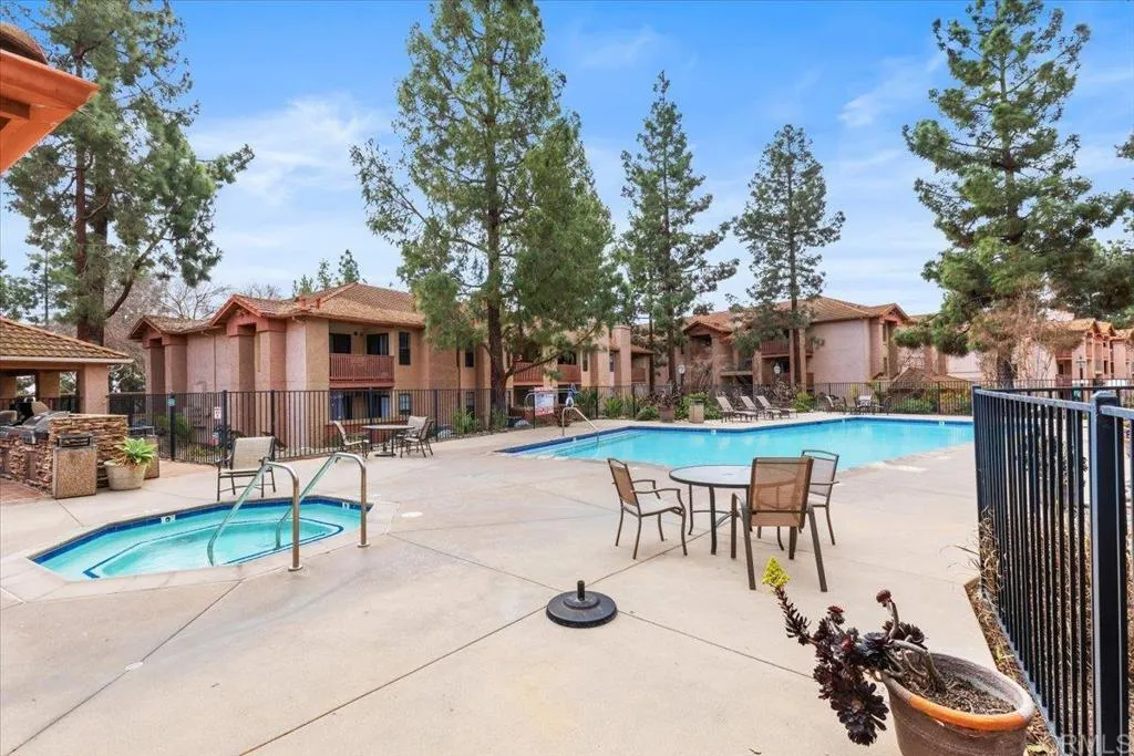 https://cdn.realtyfeed.com/cdn/127/306529941/ccc6a20f2f72108511555b068682e275.webp