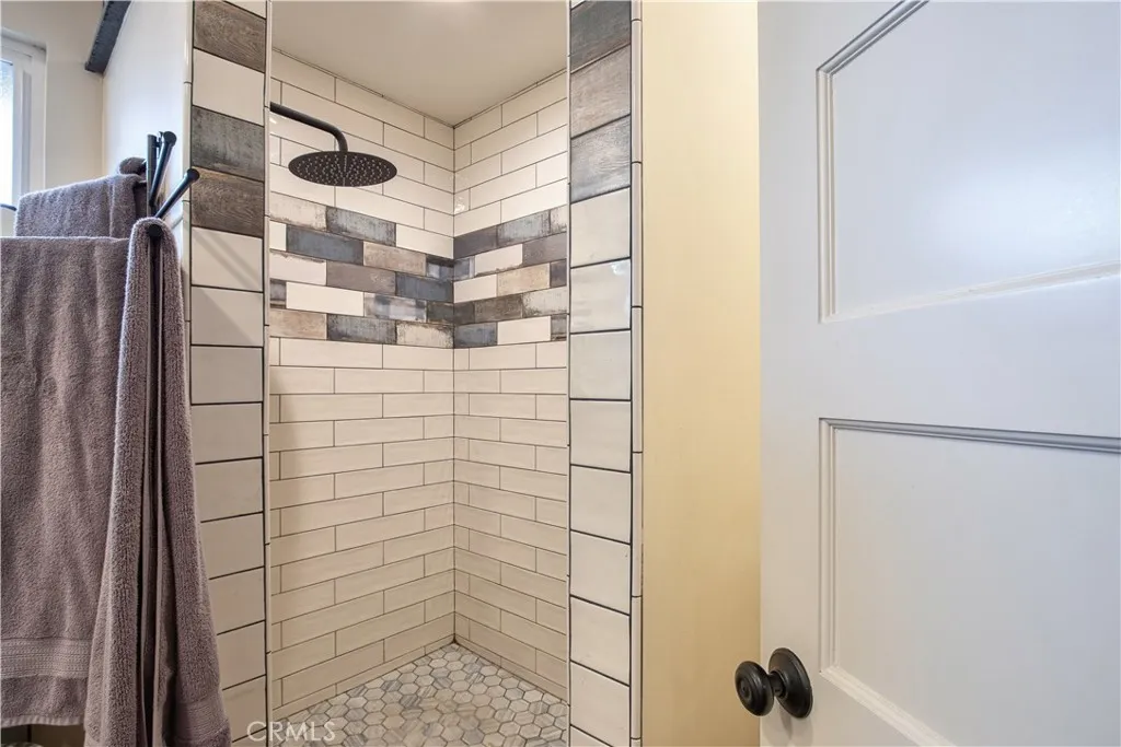 https://cdn.realtyfeed.com/cdn/127/306529946/7dbe93ced859f7e1710306755881c700.webp