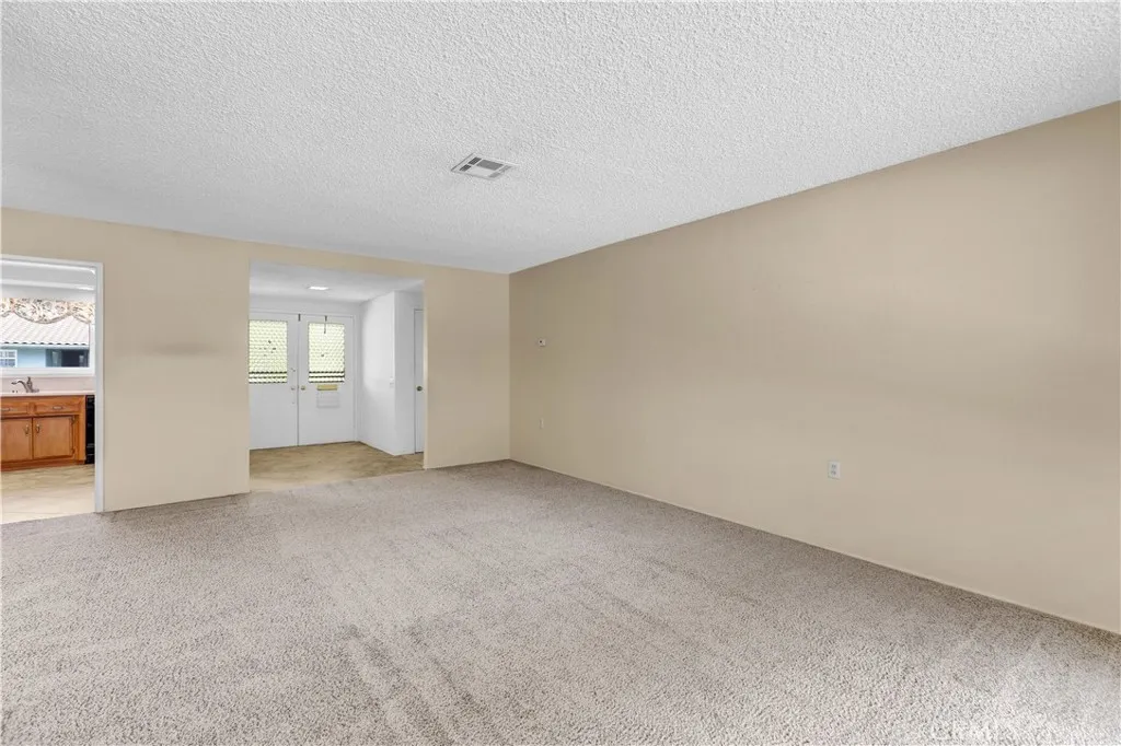 https://cdn.realtyfeed.com/cdn/127/306529950/0f190396e7ddebc14c344b496cd91415.webp