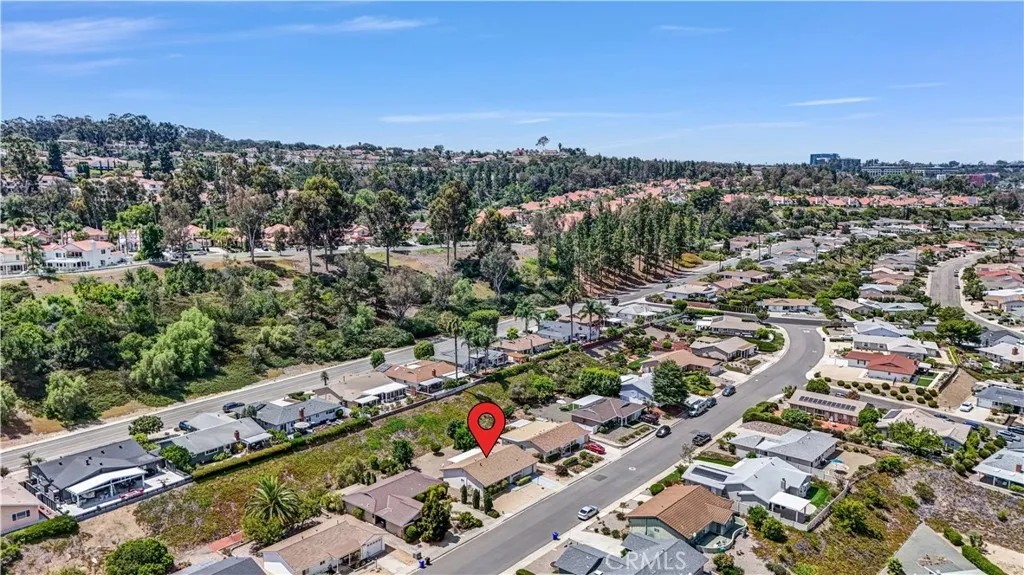 https://cdn.realtyfeed.com/cdn/127/306529950/4bfbc157de3c82c16c57241a2d102bce.webp