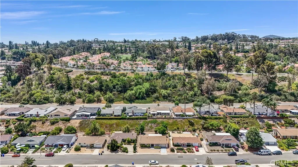 https://cdn.realtyfeed.com/cdn/127/306529950/9be3baf5c99a4cb978c8f623075f3876.webp