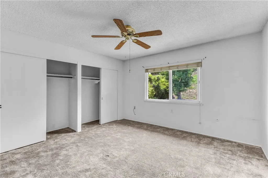 https://cdn.realtyfeed.com/cdn/127/306529950/b3f6a0742aef1828b5b70a66d243a6fc.webp