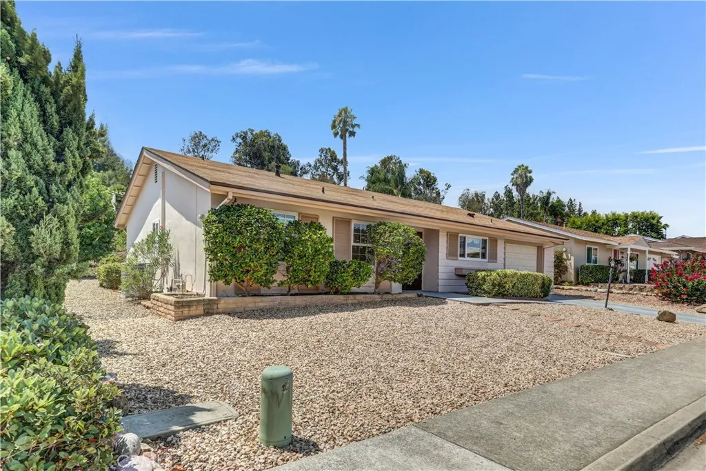 https://cdn.realtyfeed.com/cdn/127/306529950/de6a106e2f114211405372686a58b6e9.webp