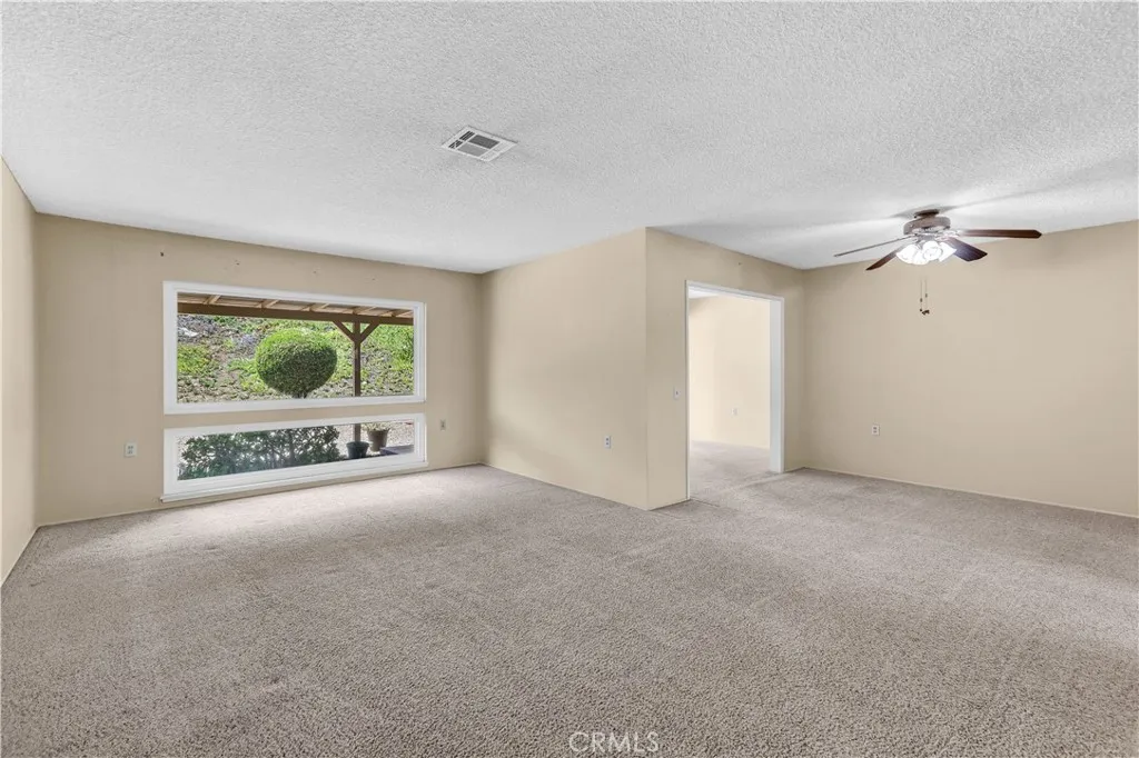 https://cdn.realtyfeed.com/cdn/127/306529950/f8d195af028a772591c69aded04cca46.webp