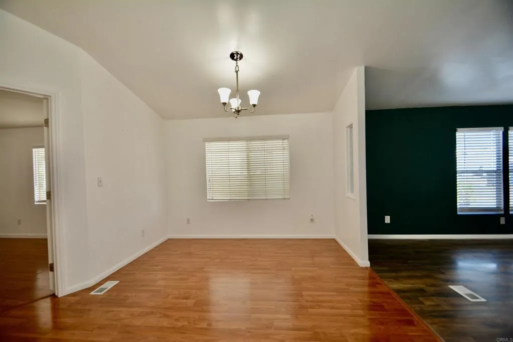https://cdn.realtyfeed.com/cdn/127/306529974/16fd7efe3170ceeddbc9e1105186ebcd.webp