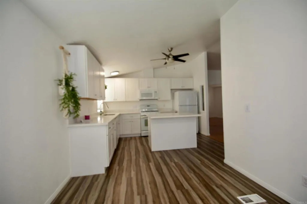 https://cdn.realtyfeed.com/cdn/127/306529974/2b71bb0f04b2c545ef46093cad3c5dc4.webp