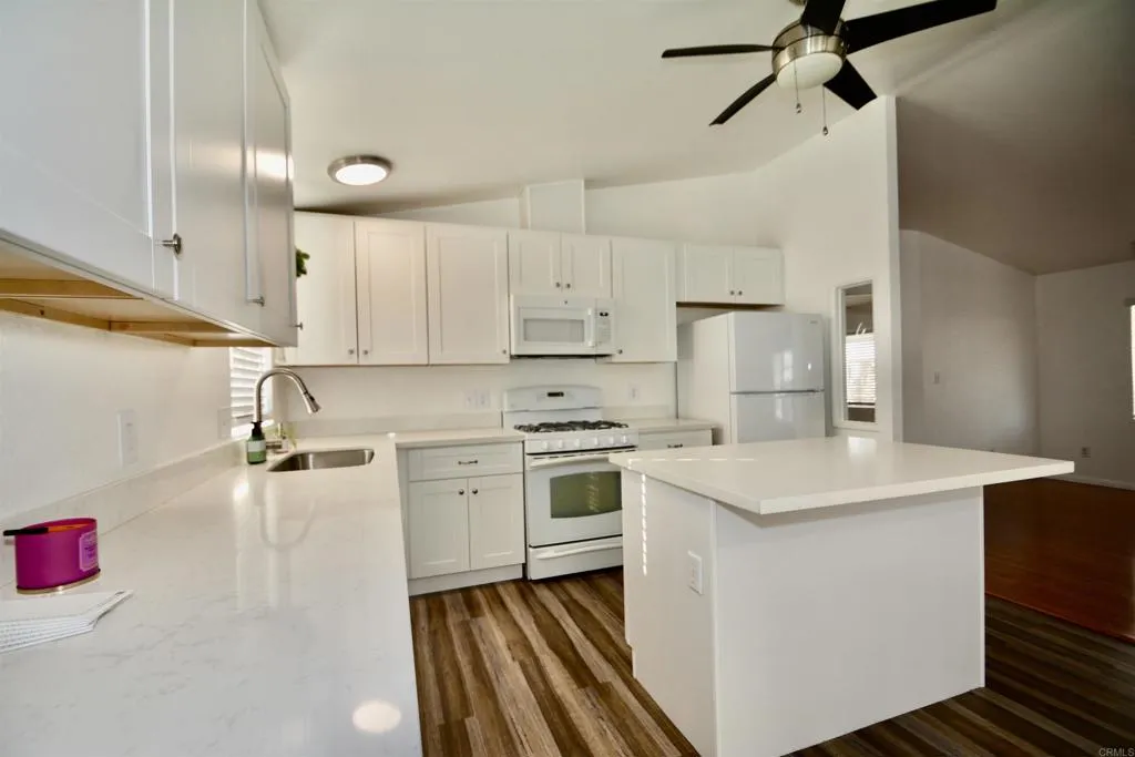 https://cdn.realtyfeed.com/cdn/127/306529974/5f32de375fef4fbe8e2ab2463ea7fccd.webp