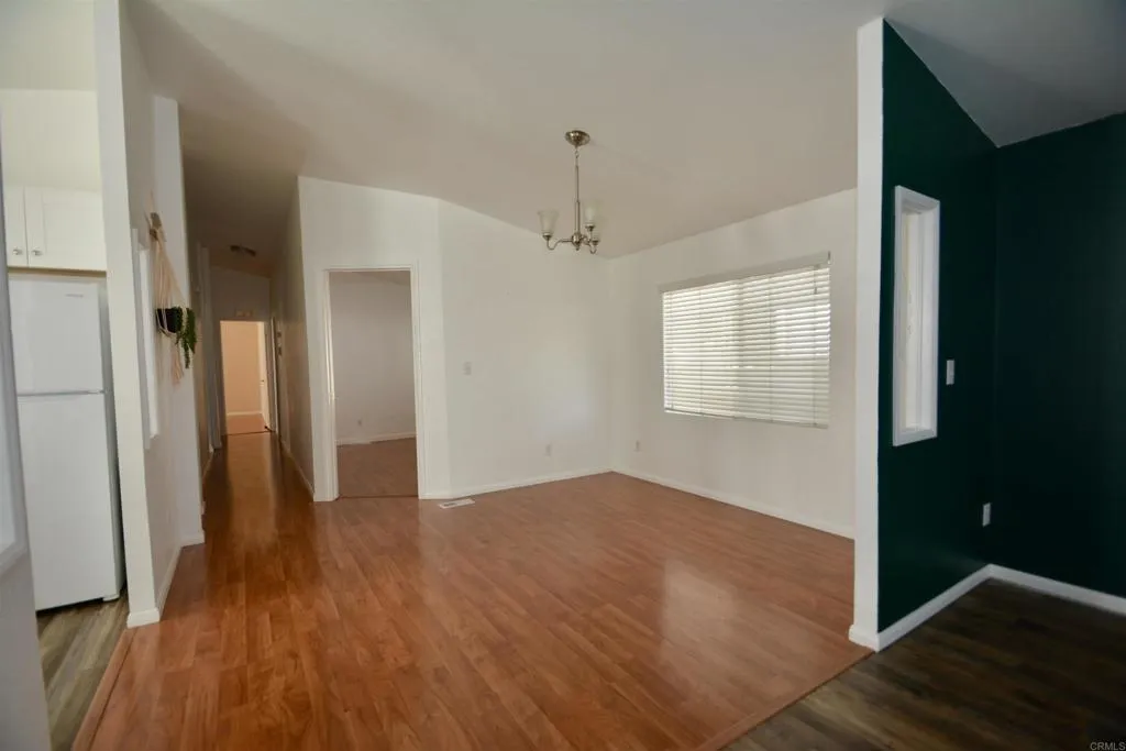 https://cdn.realtyfeed.com/cdn/127/306529974/6bed3c85481b68b82927d899556e8ee6.webp