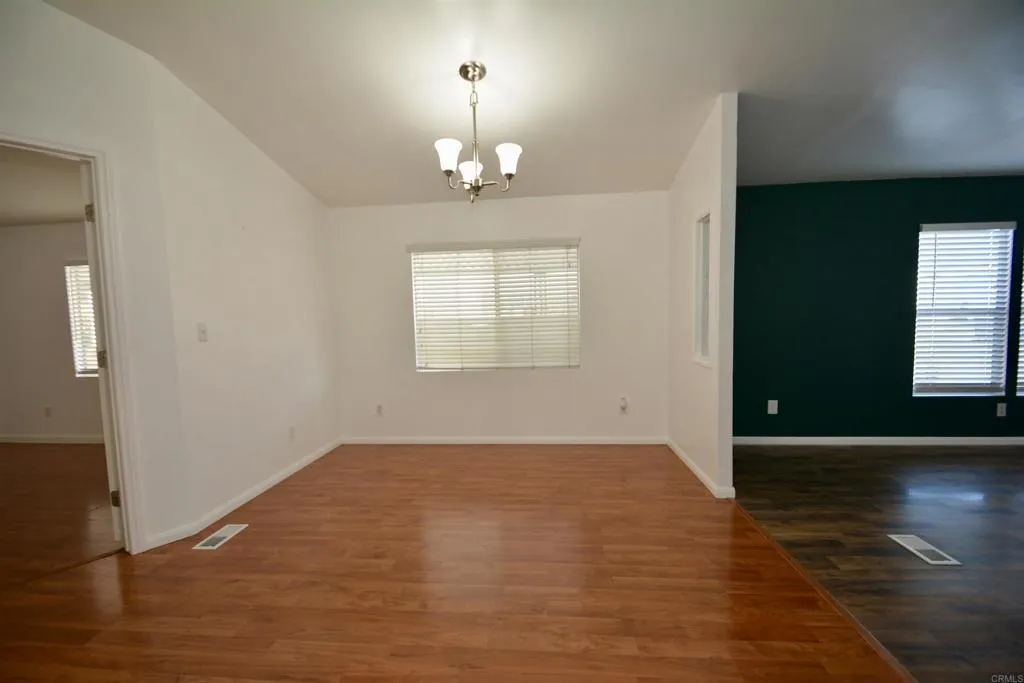 https://cdn.realtyfeed.com/cdn/127/306529974/ec783d51fec4c623e82331291f760ec9.webp
