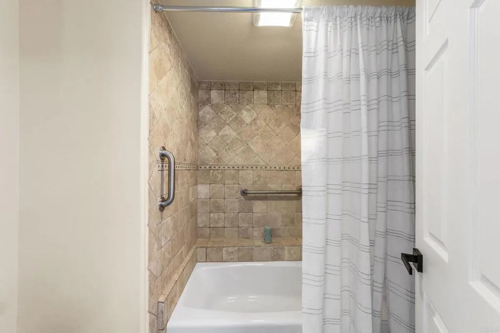 https://cdn.realtyfeed.com/cdn/127/306530006/3a96835233648c78e5a0c83b3293fa6b.webp