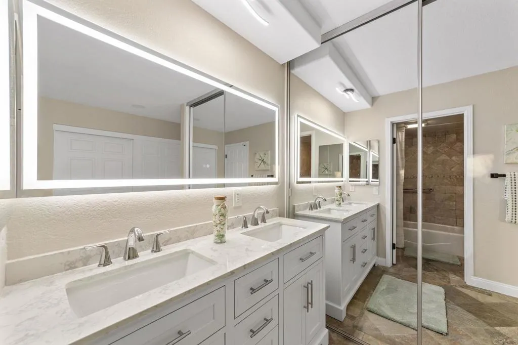 https://cdn.realtyfeed.com/cdn/127/306530006/a3c4305d0a78e3ec83f9b6c221bebcfb.webp