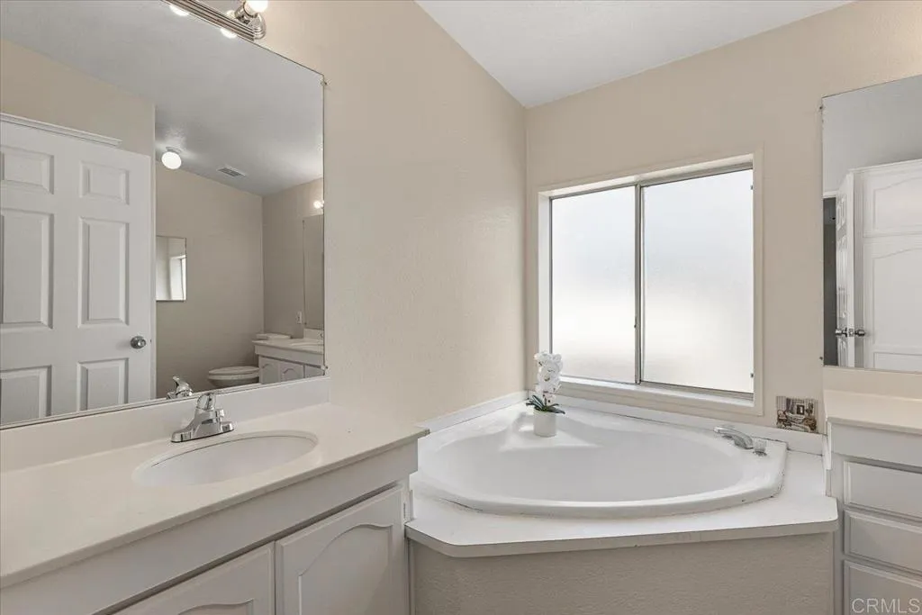 https://cdn.realtyfeed.com/cdn/127/306530060/648acb3001dc14db17a014f8ed104554.webp
