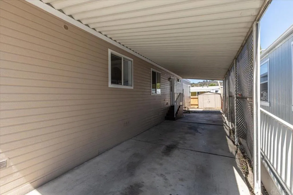 https://cdn.realtyfeed.com/cdn/127/306530060/86bc3a63fe842bb4f2d26cb18d20840b.webp
