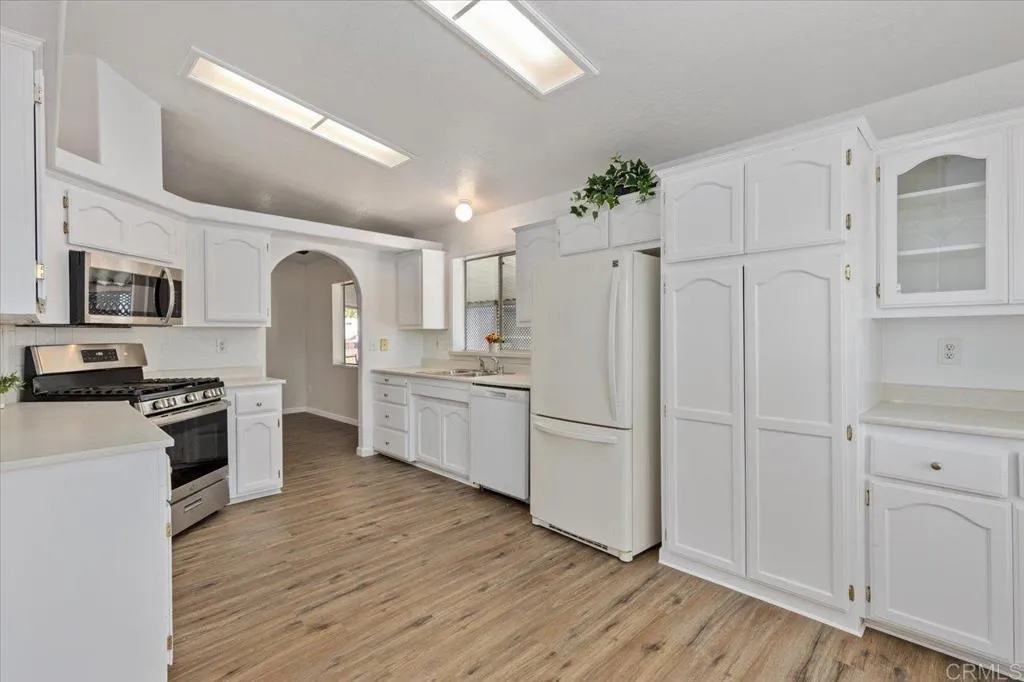 https://cdn.realtyfeed.com/cdn/127/306530060/8f3267415c23df257b2941d35b9f65a2.webp