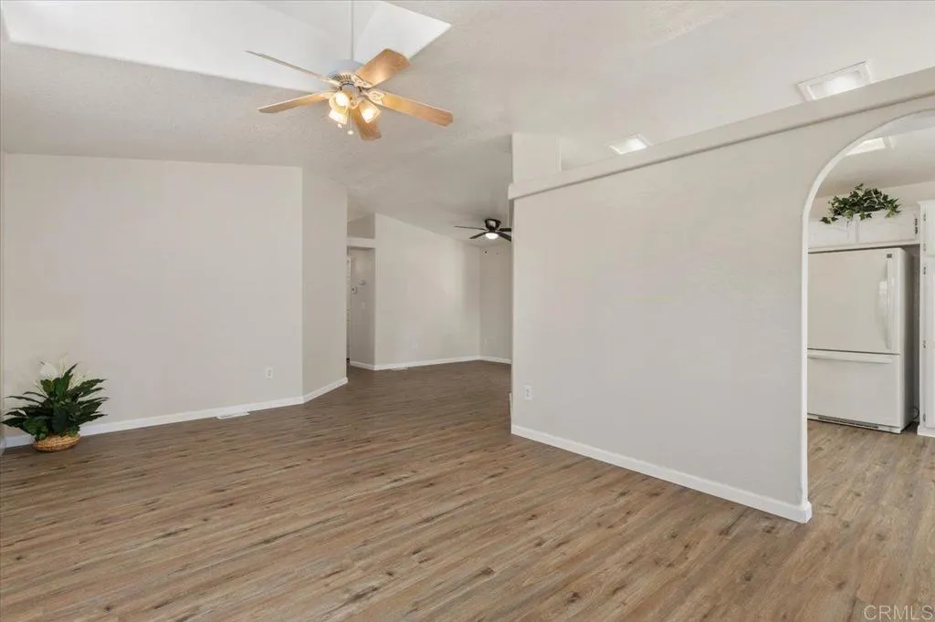 https://cdn.realtyfeed.com/cdn/127/306530060/ff2cc9d61538354eed6e884eeabc8472.webp