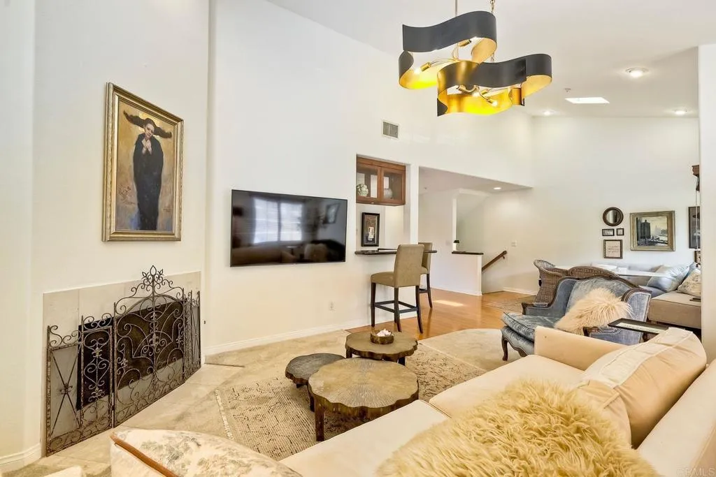 https://cdn.realtyfeed.com/cdn/127/306530083/047c9a5bdab61a15c5364cd1002e1129.webp