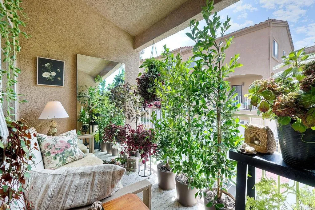 https://cdn.realtyfeed.com/cdn/127/306530083/917a02f322fd7cf5d82d53ba9ea3d539.webp
