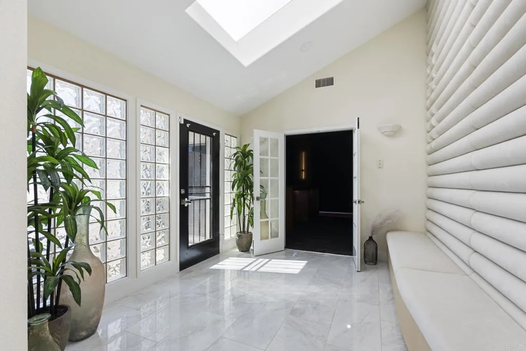 https://cdn.realtyfeed.com/cdn/127/306530110/27132cc7994f496f38718b45e6693ba5.webp