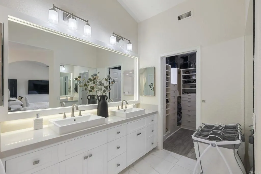 https://cdn.realtyfeed.com/cdn/127/306530110/465a9feca2571b7c146f90007daf9189.webp