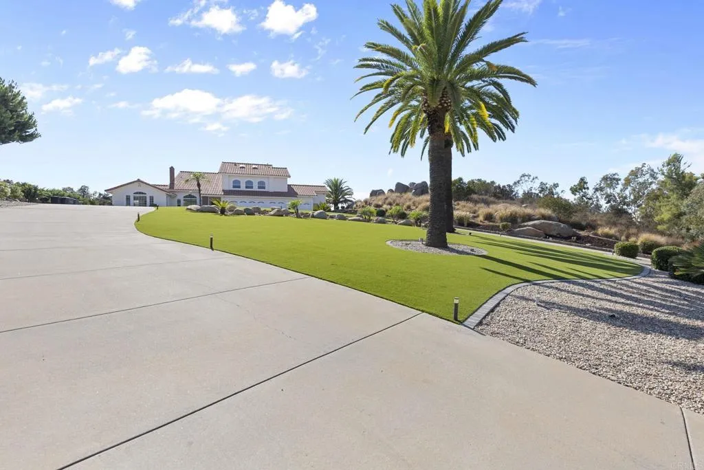 https://cdn.realtyfeed.com/cdn/127/306530110/4a9c515c156d7d498beba82c38af1302.webp