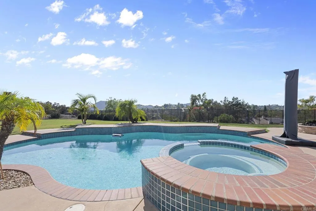 https://cdn.realtyfeed.com/cdn/127/306530110/92ae47c9a8cd066a1f21951a4aa7a0fe.webp