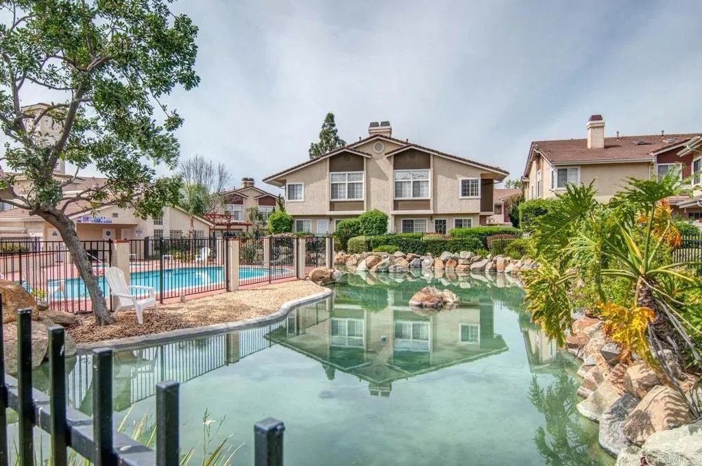 https://cdn.realtyfeed.com/cdn/127/306530143/24a89a19a336c99f78512004edf7fb2f.webp