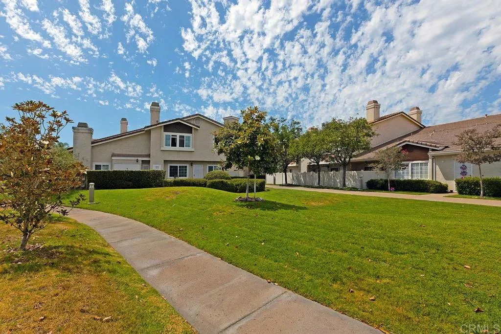 https://cdn.realtyfeed.com/cdn/127/306530143/de8ef08f63ebf7638bbe7c7c4568b850.webp
