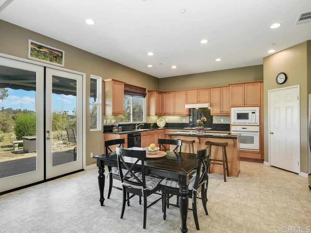 https://cdn.realtyfeed.com/cdn/127/306530144/143d5d6c56304ca0fcc1826d67a5f543.webp