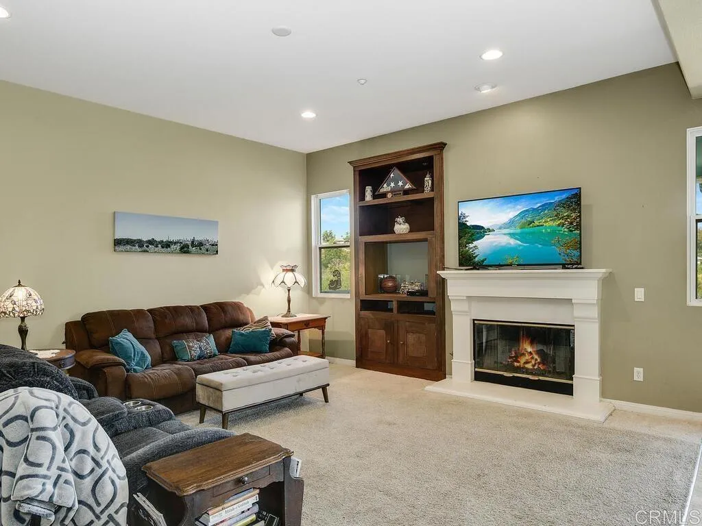 https://cdn.realtyfeed.com/cdn/127/306530144/ba6a97cfd4e04c97e505cab156fa6ae2.webp