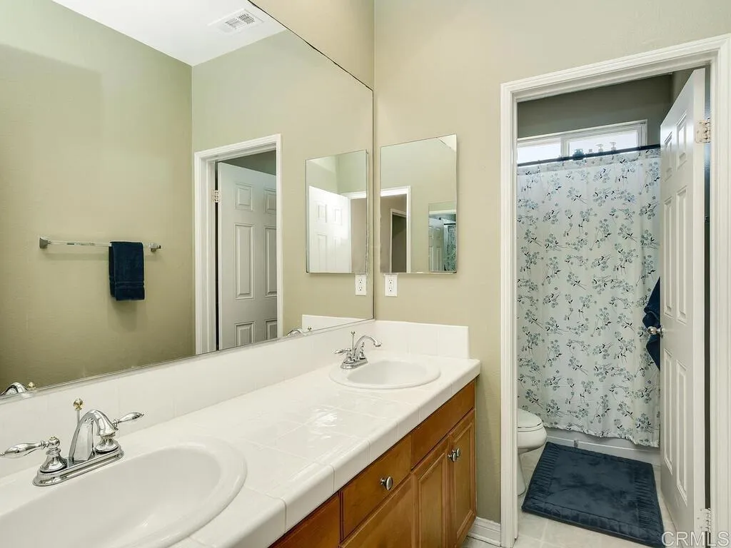 https://cdn.realtyfeed.com/cdn/127/306530144/ca52bcf66d1e37d580277f09453271a8.webp