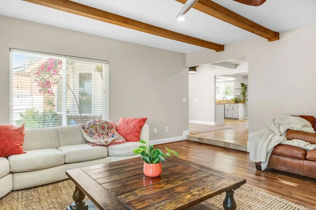 https://cdn.realtyfeed.com/cdn/127/306530147/355884950f808b0df21fe6a4688e00e9.webp
