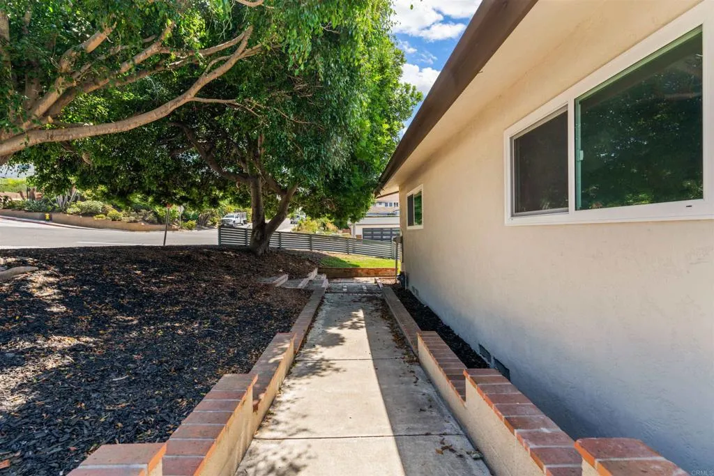 https://cdn.realtyfeed.com/cdn/127/306530155/e5e13a65feb48b37f76b15a702d19a85.webp