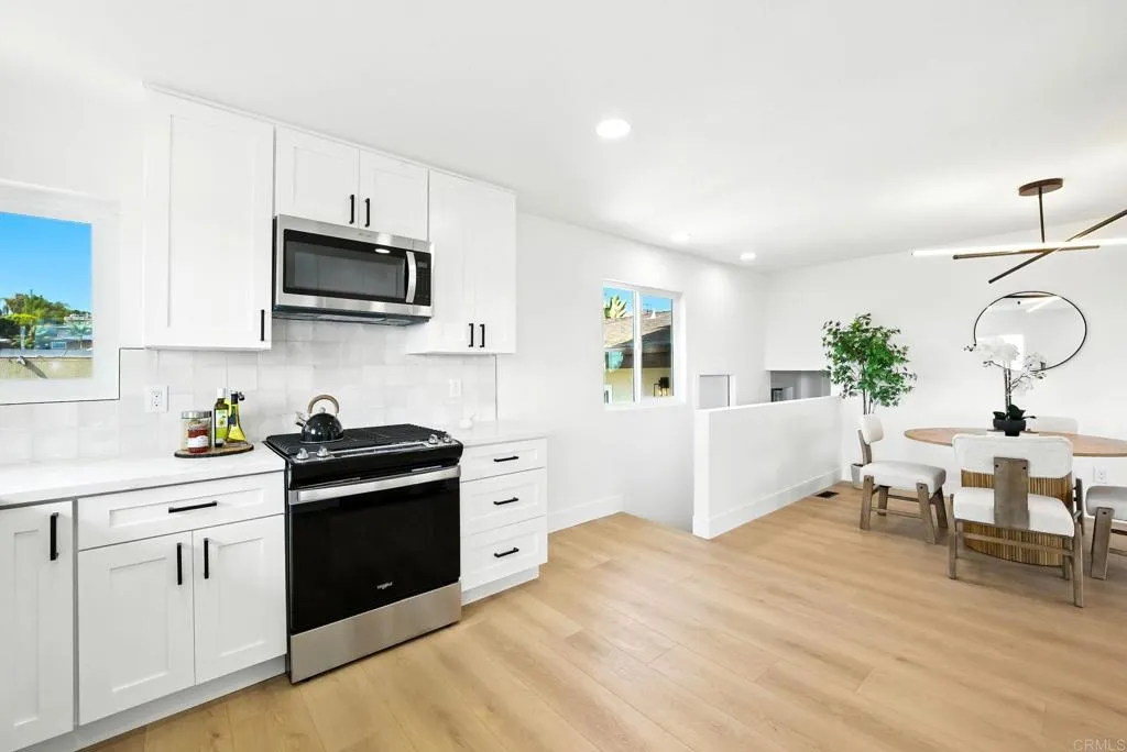 https://cdn.realtyfeed.com/cdn/127/306530155/f2cbad55f24ff1fd2946972a39178fd6.webp