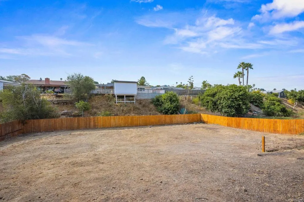 https://cdn.realtyfeed.com/cdn/127/306530219/8d8acd55cbe16c4d8a574157f9eae985.webp
