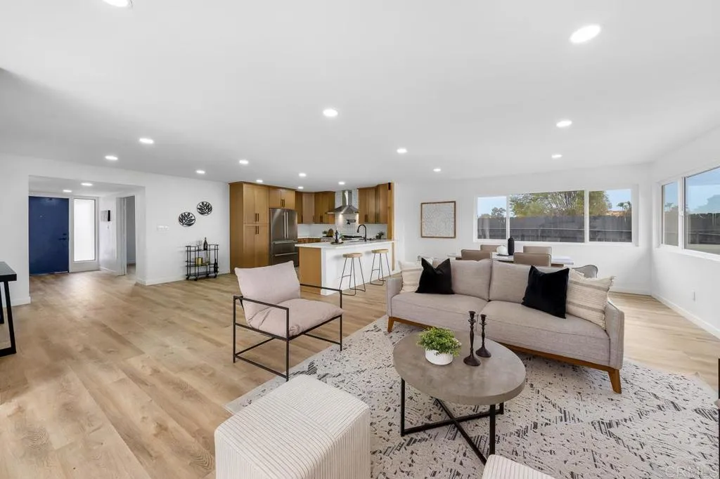 https://cdn.realtyfeed.com/cdn/127/306530267/1f4b49a079d0934c795bfce2a3011740.webp